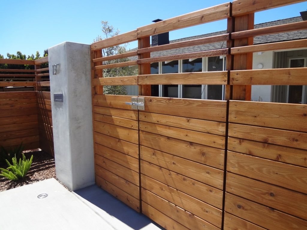 Horizontal Contemporary Double Gate Entrance