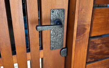 Coastal Bronze Dark Bronze 8-inch Square Plate Lever Latch 11010-60360 with mortise strike & button tip heavy duty template hinges 30-410 360 Yardware